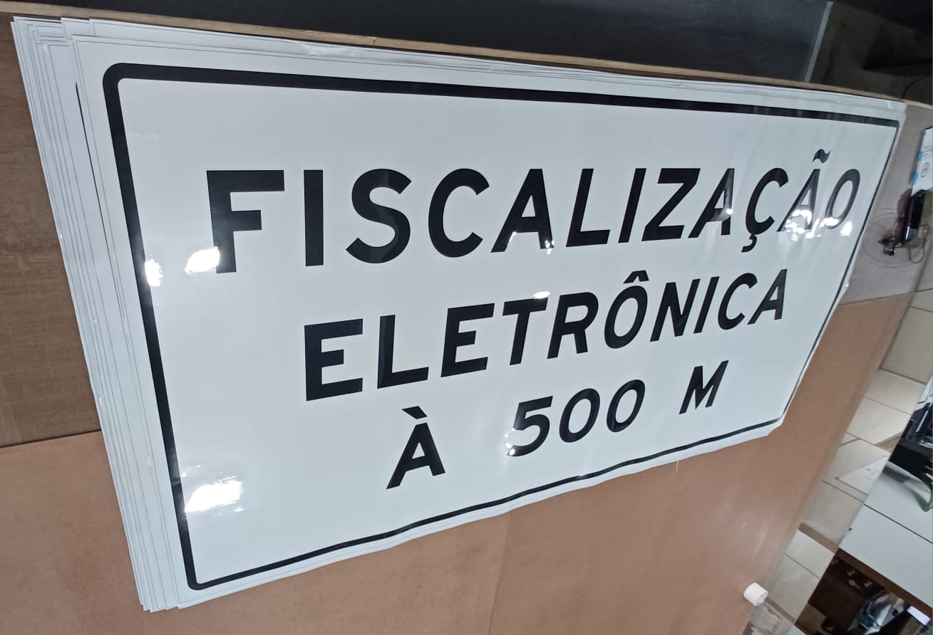 comunicaçao visual para  placas de rodovias Placas de regulamentação Placas de advertência Placas de indicação, identificação e orientação Placas educativas Placa de atrativos turísticos Placas de serviços auxiliares Placas de sinalização de obras