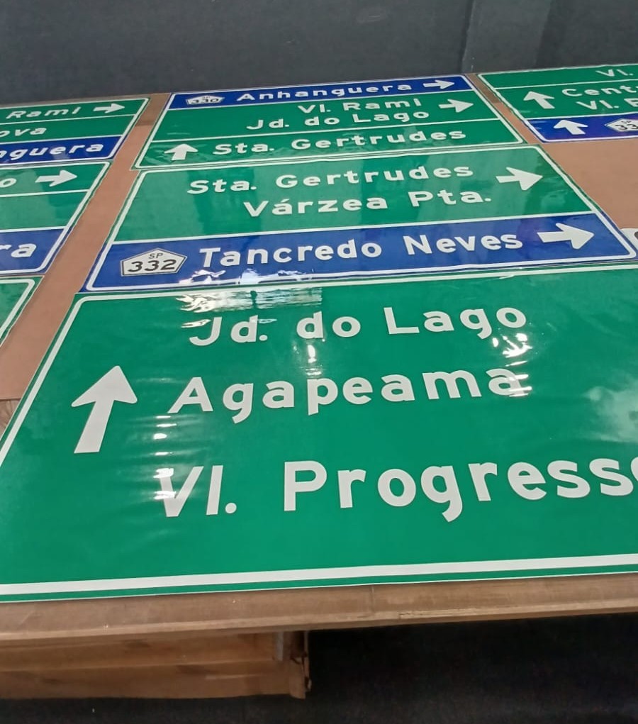 comunicaçao visual para  placas de rodovias Placas de regulamentação Placas de advertência Placas de indicação, identificação e orientação Placas educativas Placa de atrativos turísticos Placas de serviços auxiliares Placas de sinalização de obras